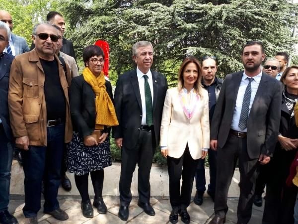 Mansur Yavaş'a yakın olmaya çalışan isimler dikkat çekti