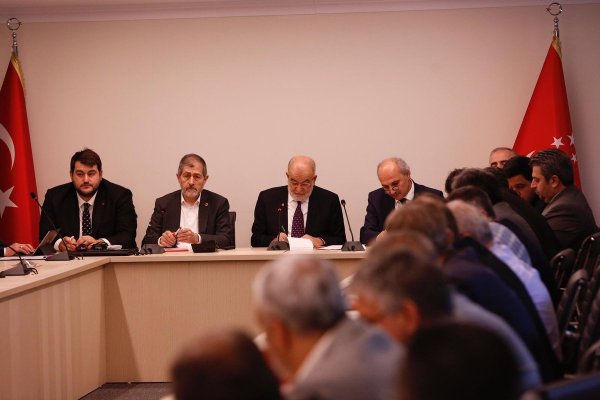 İmamoğlu lehine 4 aday çekildi