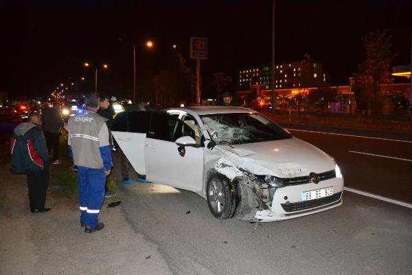 Üniversiteli genç kız kazada hayatını kaybetti