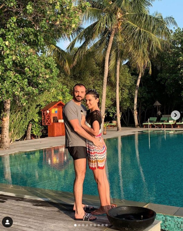 Demet Akalın Maldivler'de