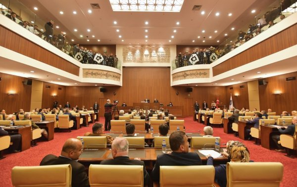 Ankara Belediye Meclisi'ne Atatürk fotoğrafı asıldı