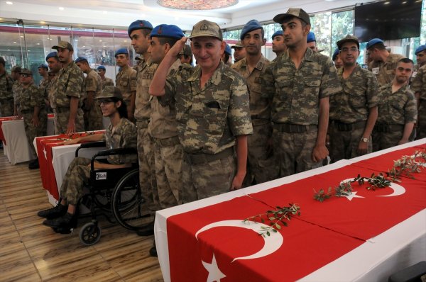 Engelli gençler yemin etti