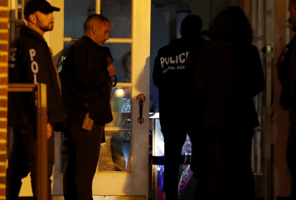 r ABD'den Venezuela büyükelçiliğini boşaltma kararı