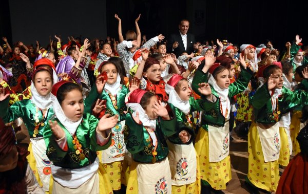 Atatürk'ün benzerine yoğun ilgi