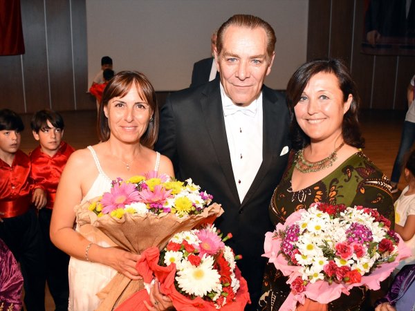 Atatürk'ün benzerine yoğun ilgi