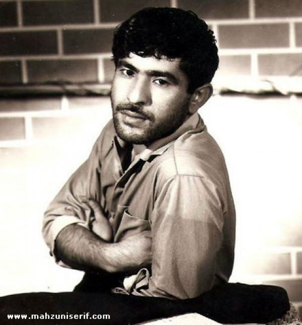 Aşık Mahzuni Şerif kimdir? biyografisi Aşık Mahzuni Şerif kimdir? biyografisi