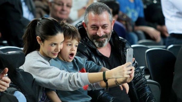 Cem Yılmaz: Bir çocuğa bakamadık