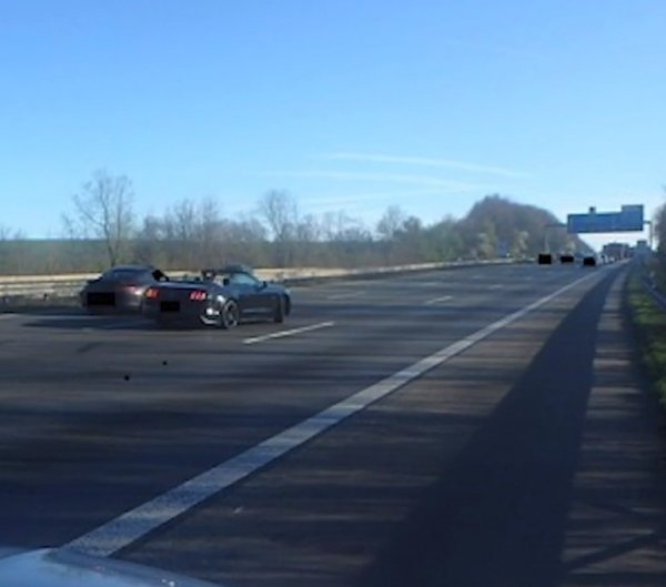 Alman polisinin hedefinde düğün konvoyları var