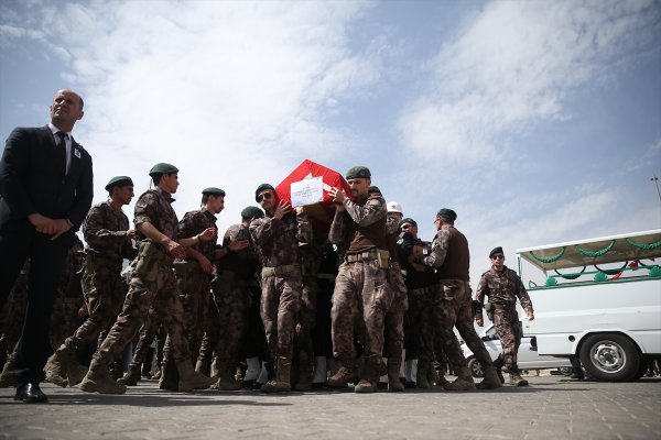 Görev arkadaşları son yolculuğuna uğurladı