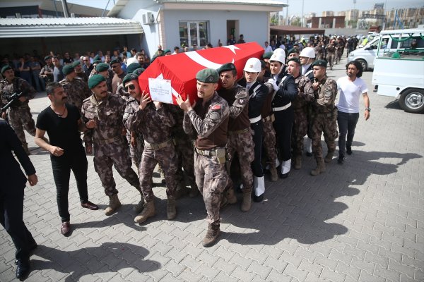 Görev arkadaşları son yolculuğuna uğurladı