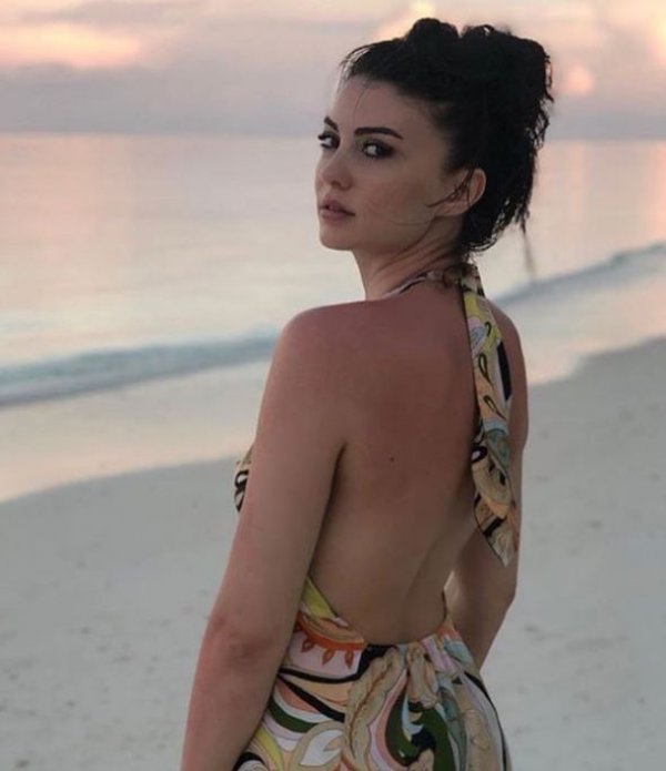 Burcu Özberk'in yeni aşkı Fenerbahçeli