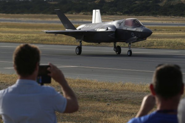 İngiltere'den Güney Kıbrıs'a F-35 yığınağı