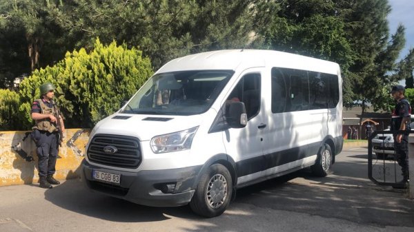 İ Öcalan'ın avukatları İmralı'ya doğru yola çıktı