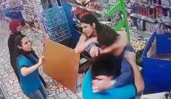 İstanbul'da markette bozuk kaymak kavgası