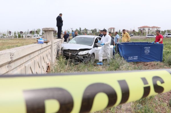 i Boynuna ip bağlı genç ölü bulundu