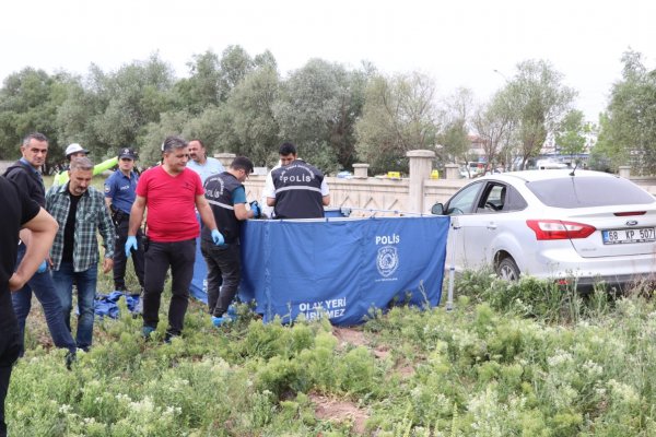 i Boynuna ip bağlı genç ölü bulundu