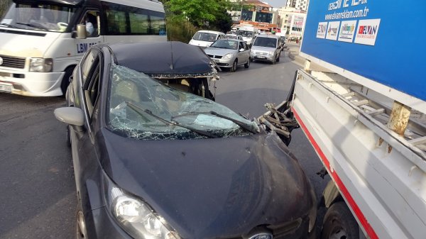 i Pendik'te kaza: 2 yaralı