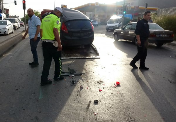 i Pendik'te kaza: 2 yaralı