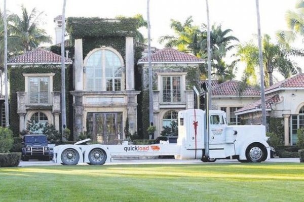 Süreyya Yalçın'ın hediye tırı kaza yaptı