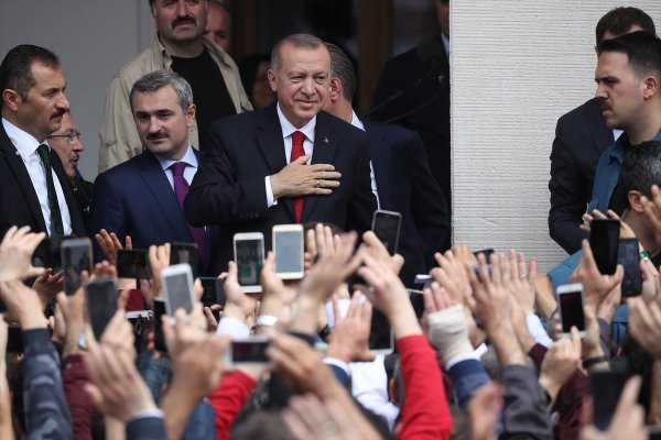 a Cumhurbaşkanı Erdoğan: Hırsızlara bu işi bırakmayacağız