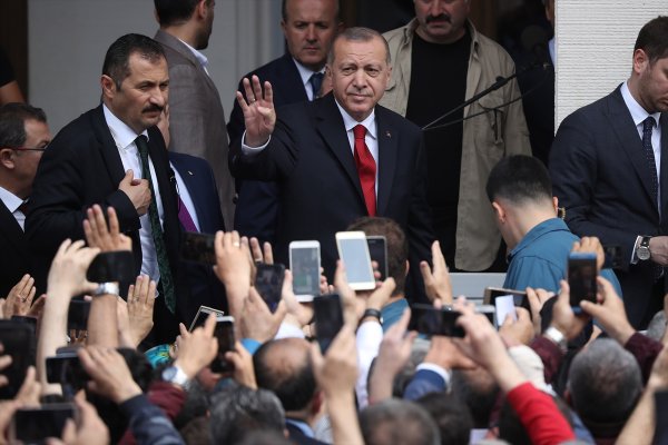 a Cumhurbaşkanı Erdoğan: Hırsızlara bu işi bırakmayacağız
