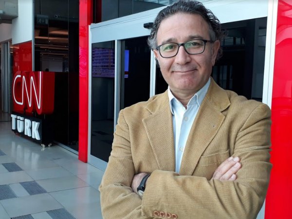 Şafak Altun, yeni kitabı Uyumsuzlar’ı anlatıyor 