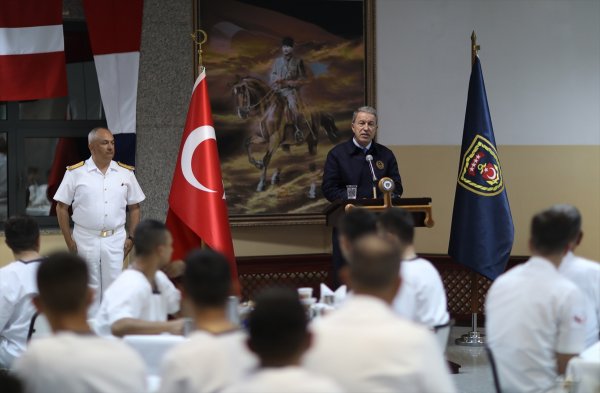 Akar'dan Ege ve Doğu Akdeniz mesajı