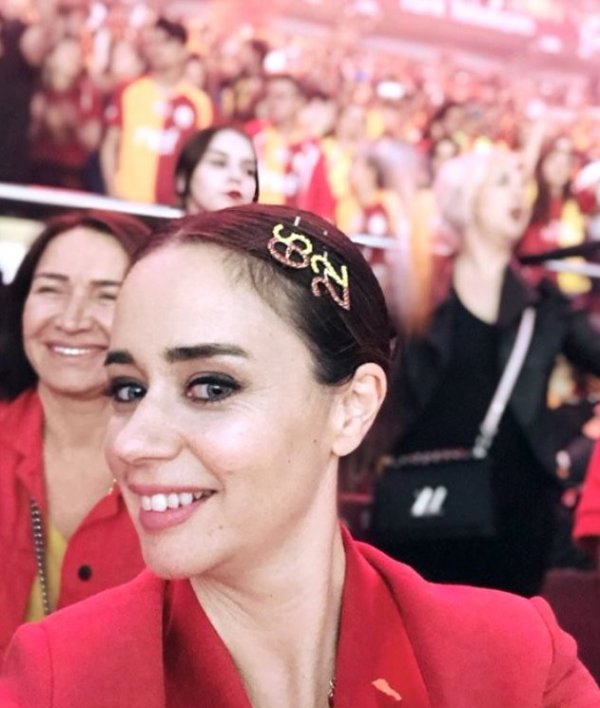 Demet Akbağ Galatasaray'ın kutlamasına katıldı