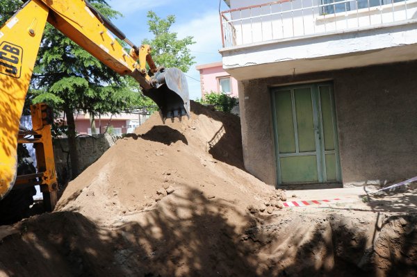 Nevşehir'de rüyasında defin gören kadın bahçesini kazdı