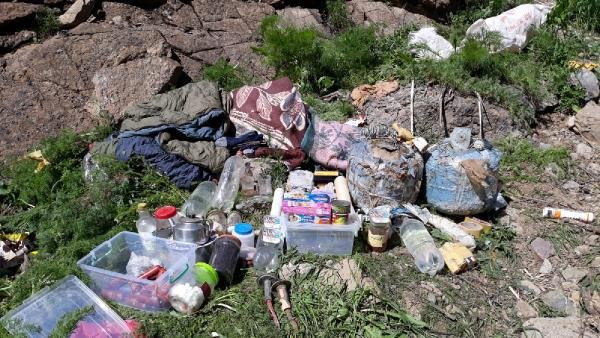 d PKK sığınağında patlayıcı ele geçirildi
