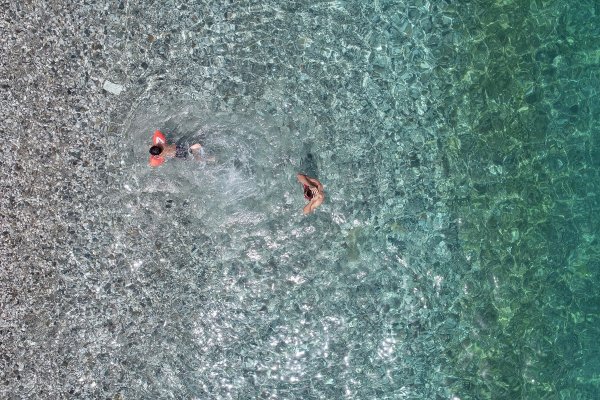 a Antalya'da su sıcaklığı 28 dereceye çıktı