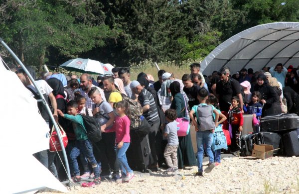 Suriyeliler akın akın bayramlaşmaya gidiyor