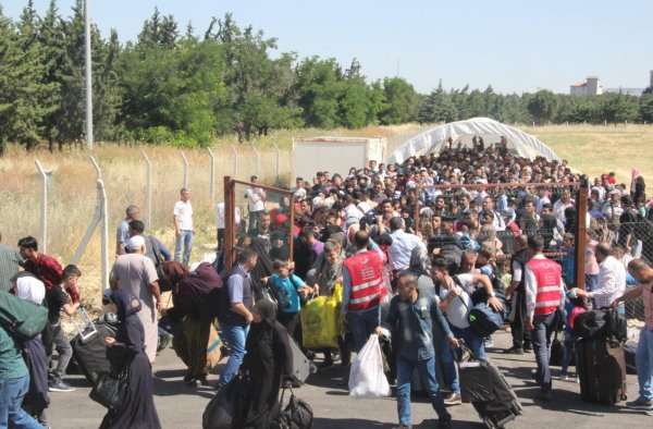 Suriyeliler akın akın bayramlaşmaya gidiyor