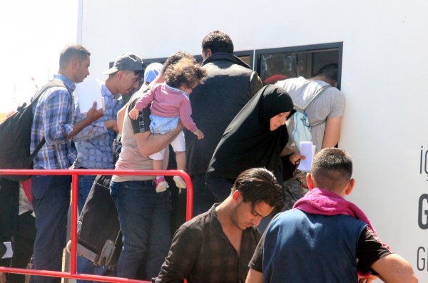 Suriyeliler akın akın bayramlaşmaya gidiyor