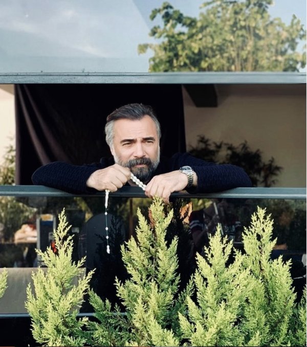 Oktay Kaynarca: Pembe pantolon mu asla