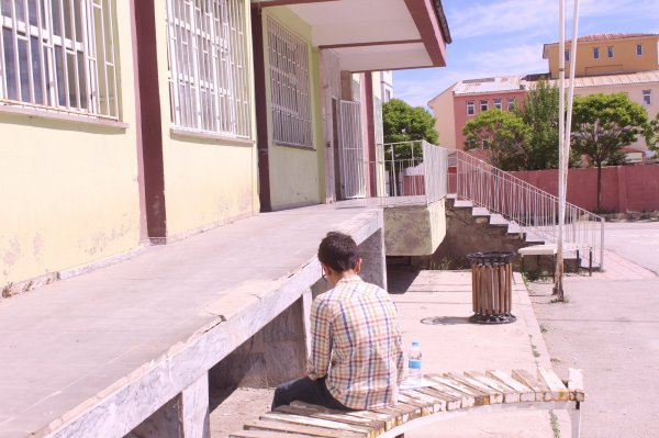 Van'da, unuttuğu kimliğini babası yetiştirdi