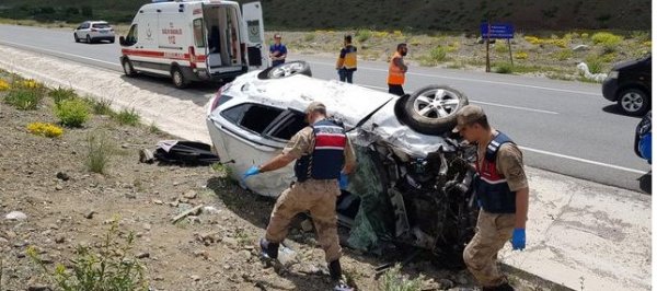 Bayram tatili yolunda kaza bilançosu: 12 ölü 83 yaralı