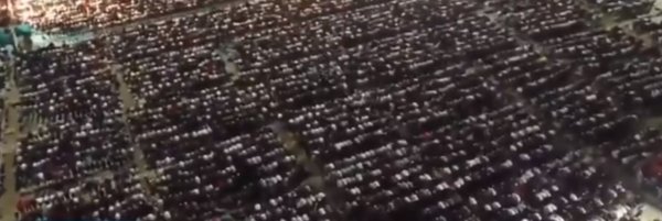 Yenikapı’da teravih namazında yüz binlerce kişi saf tuttu