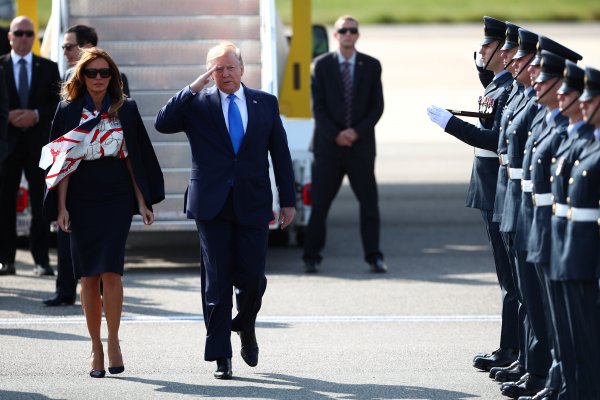 r ABD Başkanı Trump İngiltere'de