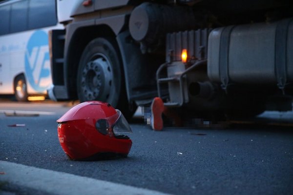 Trafik kazaları sürücü hatasından kaynaklanıyor