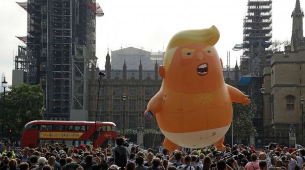 İngiltere'de Trump protestosu