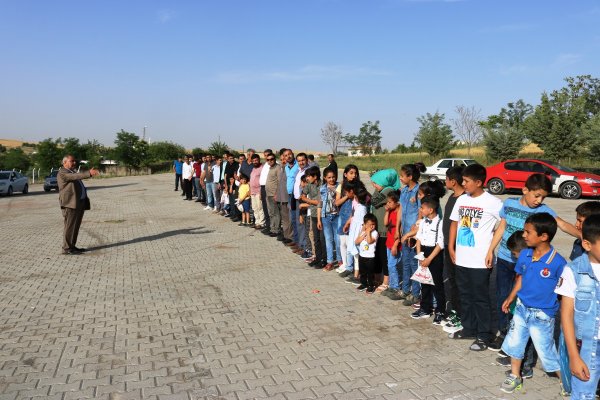 Diyarbakır'da ağanın 300 torunu harçlık için sıraya girdi