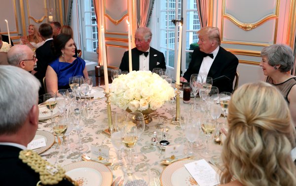 r Trump'ın İngiltere ziyareti büyük yankı buluyor