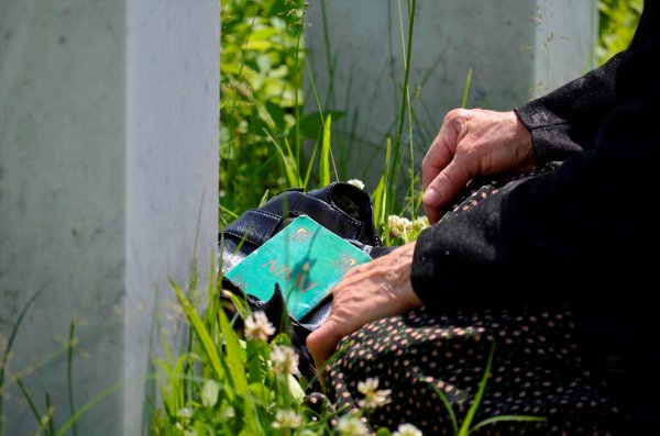 a Bosna Hersek şehitlerini andı