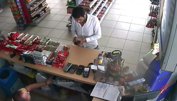 Polis kredi kartı dolandırıcısını suçüstü yakaladı