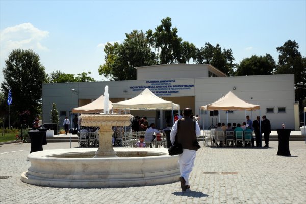 a Atina'nın ilk camisinin kapıları açıldı