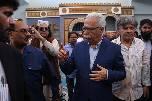 a Atina'nın ilk camisinin kapıları açıldı