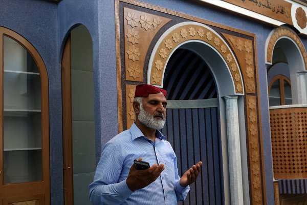 a Atina'nın ilk camisinin kapıları açıldı