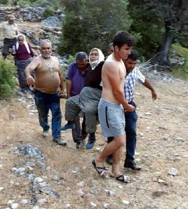 Hasta kadını iki saat boyunca odun üzerinde taşıdılar