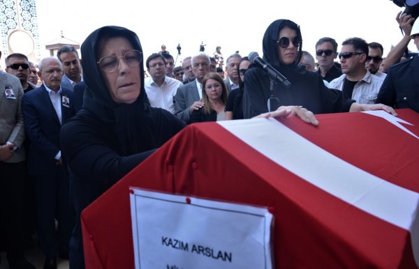 i CHP'li Arslan son yolculuğuna uğurlandı